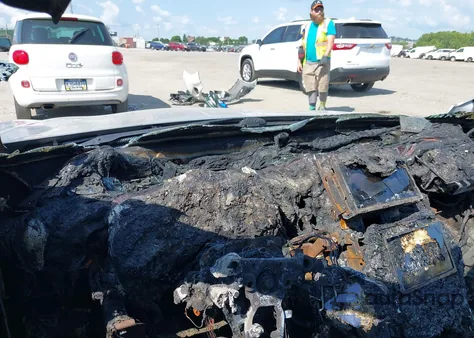 2015 Infiniti Q50 Premium из США, поврежденный, VIN JN1BV7AR7FM399168